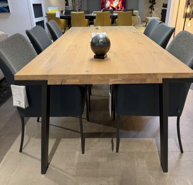 Eetkamertafel Seven Bert Plantagie